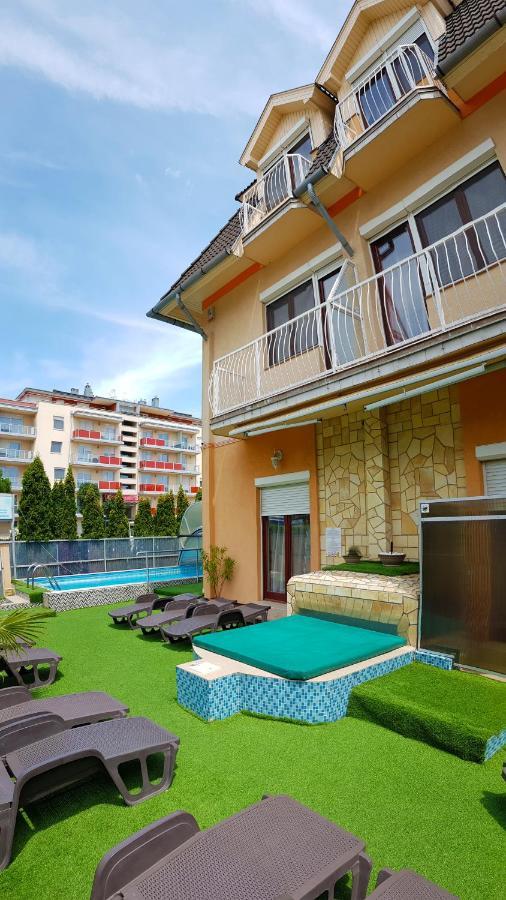 Napsugar Apartmanhaz Siófok Exteriér fotografie