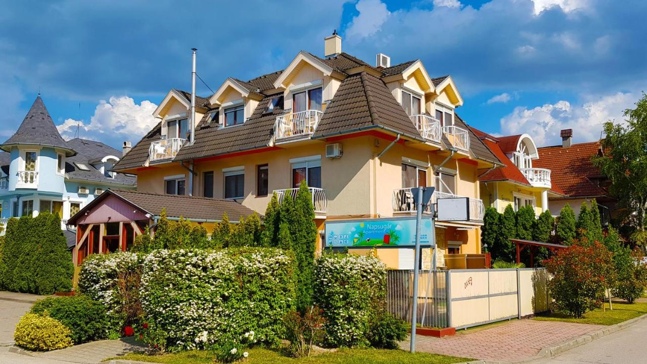Napsugar Apartmanhaz Siófok Exteriér fotografie