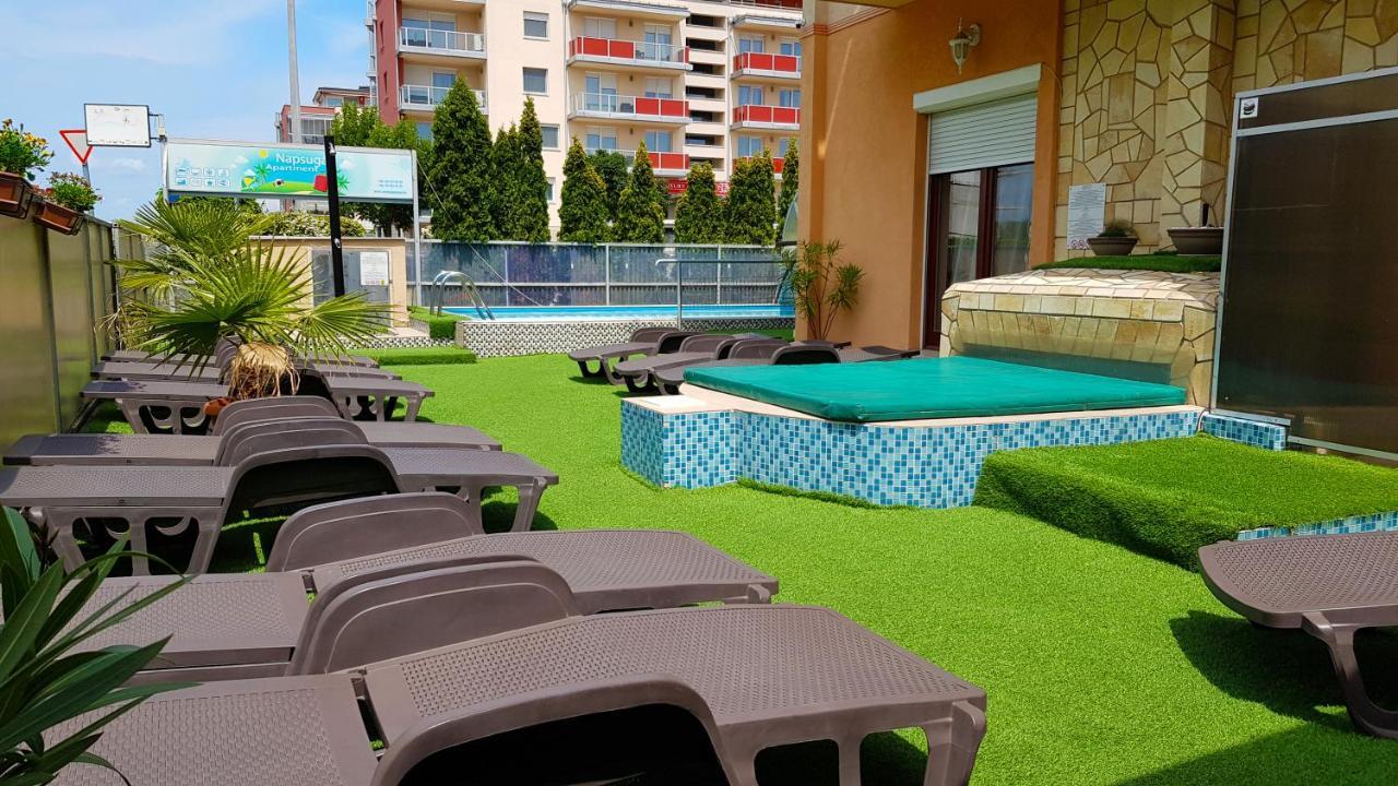Napsugar Apartmanhaz Siófok Exteriér fotografie