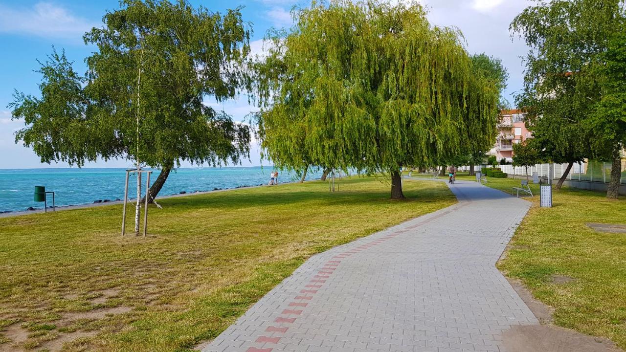 Napsugar Apartmanhaz Siófok Exteriér fotografie