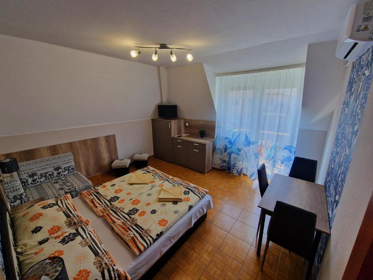 Napsugar Apartmanhaz Siófok Exteriér fotografie
